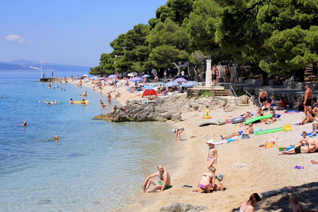 Apartments With A Parking Space Brela, Makarska - 18495 Exterior foto