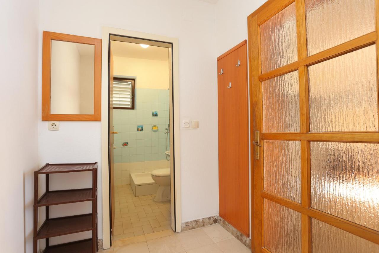 Apartments With A Parking Space Brela, Makarska - 18495 Exterior foto